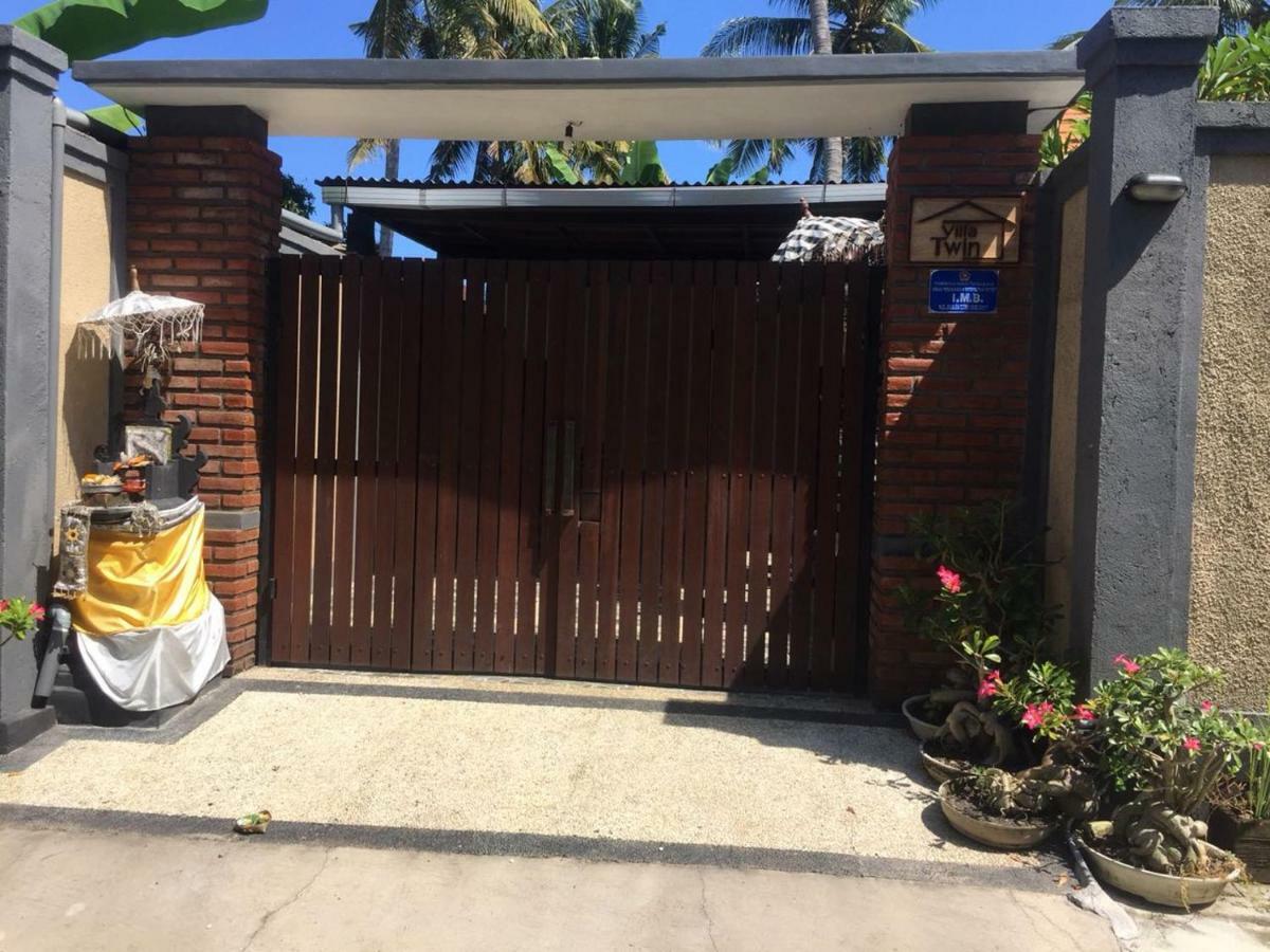 Villa Twin Lovina Exterior foto